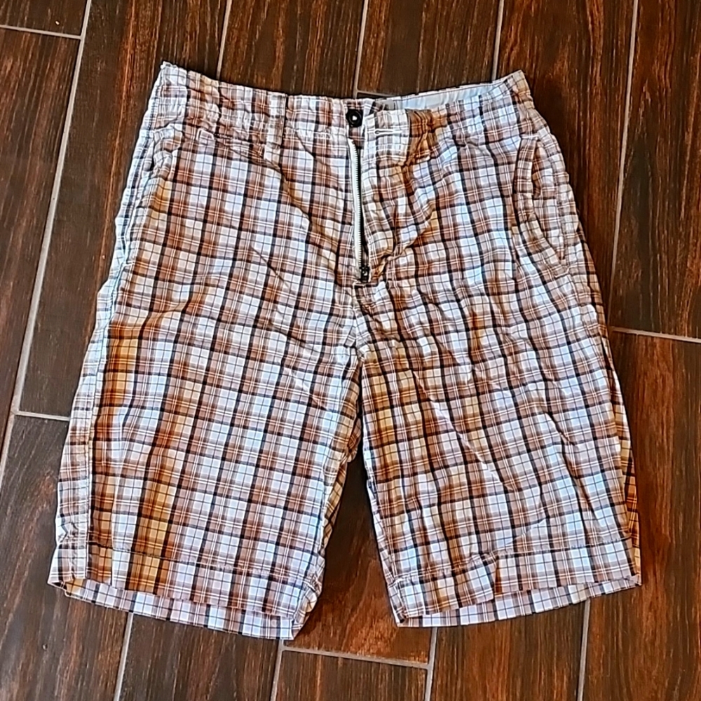 American eagle size 32 plaid shorts gentle wear on pockets very unnoticeable.